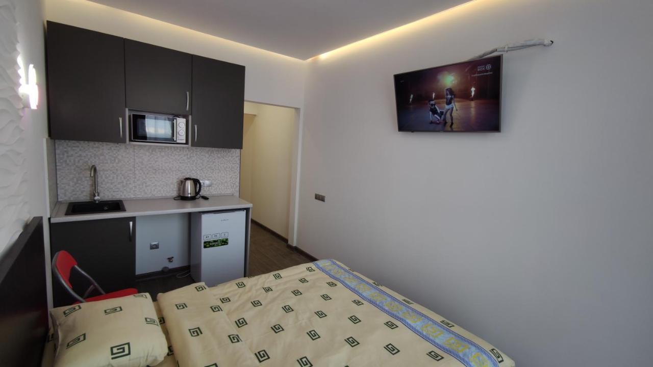 Rybalsky Studio Apartment Dnipro View Kiew Exterior foto